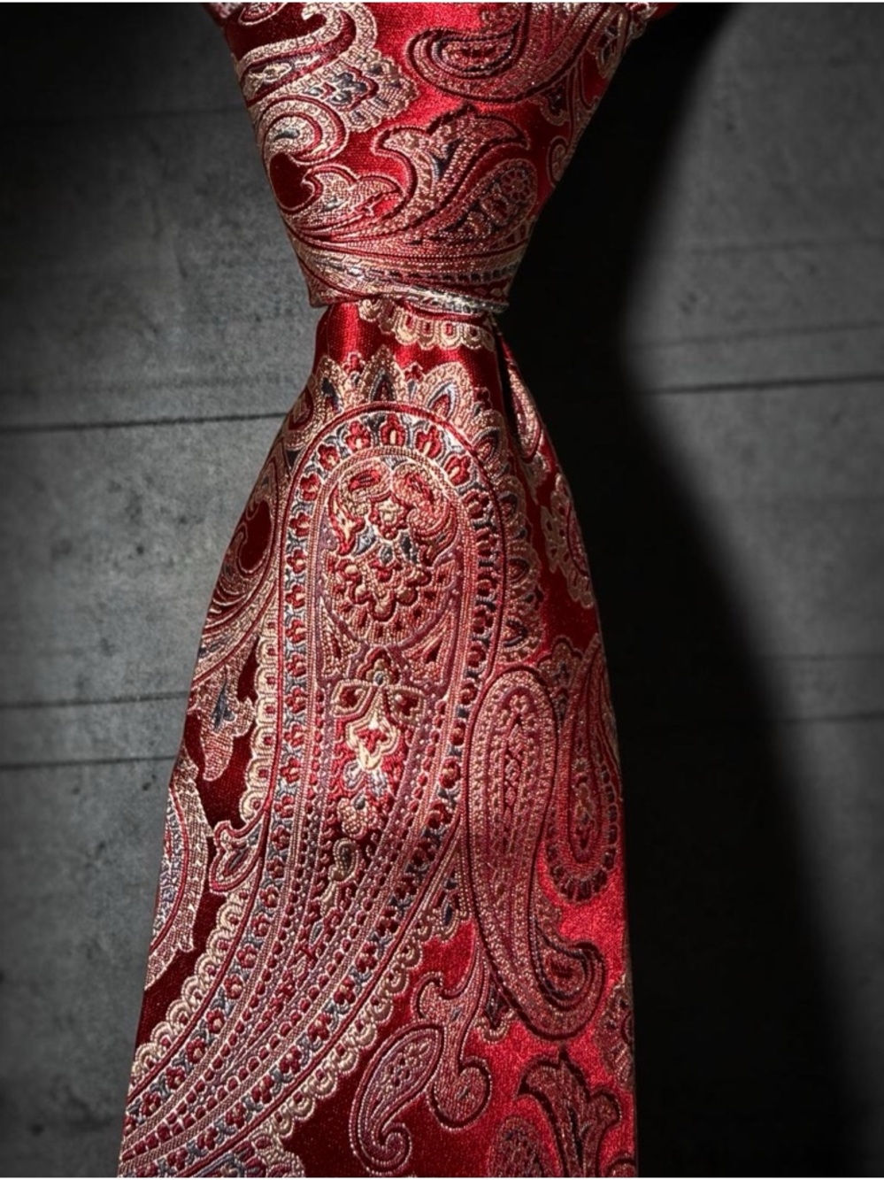 Jos a bank Signature collection Red Paisley silk woven tie